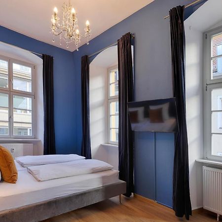 Homie Stay Am Marktplatz - Wohnen Im Historischen Balthasar-Neumann-Apartment Würzburg Eksteriør bilde